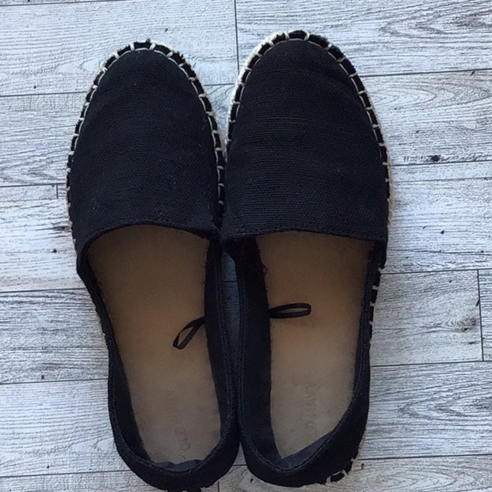 Old Navy Black Flats
